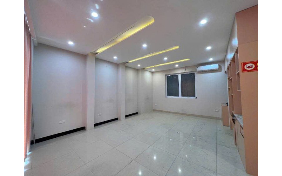 CHO THUÊ NHÀ MẶT PHỐ ĐÀO TẤN KD CÀ PHÊ, KD SẠCH - 4.5 TẦNG, MT 8M, 60 TRIỆU (KO HÀNG ĂN)